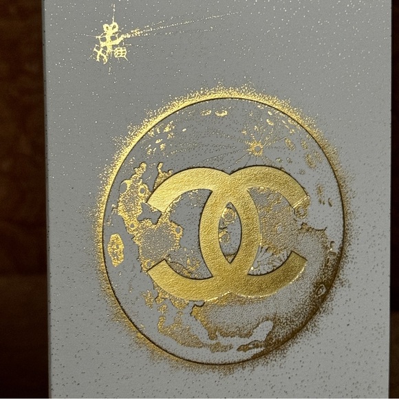 ✉️ Chanel White and Gold Greeting Card - Picture 5 of 7